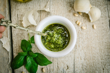Pesto,sause,basil