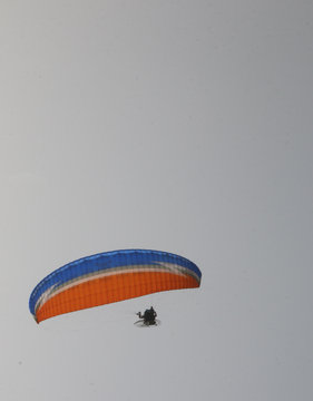 Paramotor, paragliding, parapente con motor. Adventure