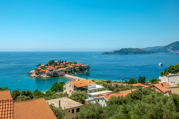 St. Stephan wyspa na Morzu Adriatyckim w Czarnogórze. Panoramiczny widok z punktu widokowego - obrazy, fototapety, plakaty