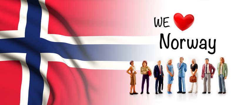 we love Norway, A group of people pose next to the Norvegian flag
