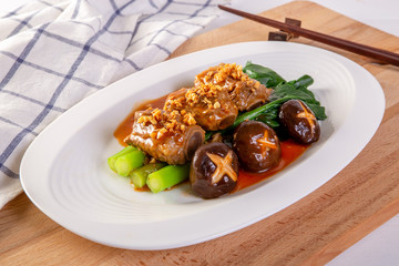 Stir Fried Kale with Pork Ribs