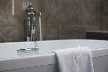 Obraz na płótnie Canvas Bathroom interior with bathtub