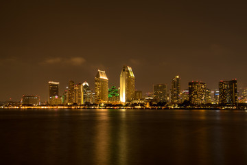 Fototapeta na wymiar San Diego, California cityscape in the evening