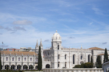 Fototapeta na wymiar Monasteiro Dos Jeronimos en Lisboa