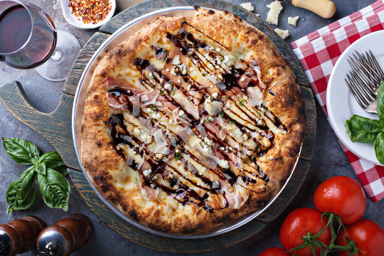 Prosciutto, blue cheese and balsamic vinegar pizza