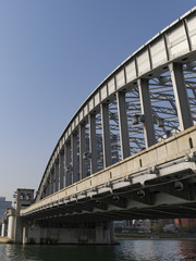 大きなアーチ橋