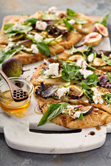 Fall flatbread pizza with fresh figs and goat cheese