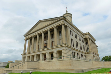 Obraz premium Tennessee State Capitol, Nashville, Tennessee, USA. This building, built with Greek Revival style in 1845, is now the home of Tennessee legislature and governors office.