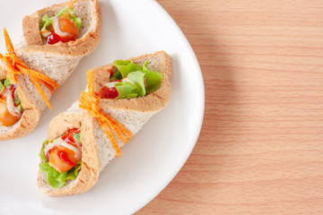 Sandwich whole wheat bread with sausage