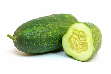 Freilandgurken, Cucumis sativus, isoliert