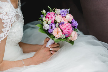 wedding flowers bride bouquet rings
