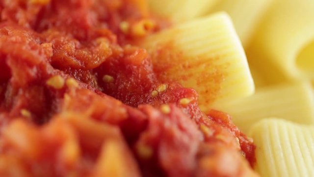 Rigatoni con sugo