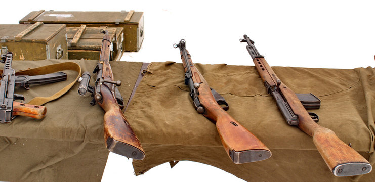 Submachine gun Sudaev Mosin rifles, carbine Simonov at the shooting range.
