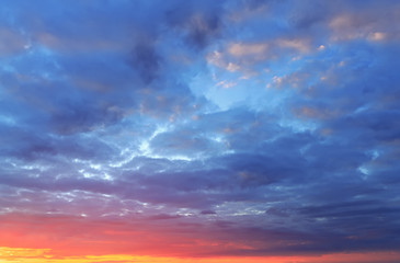 Fototapeta premium bright colors of the evening sky / nature is always pleased with something that is not repeatable