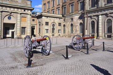 Fototapeta premium Cannons in Royal Palace courtyard, Stockholm, Sweden