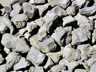 Steinpackung aus Natursteinen