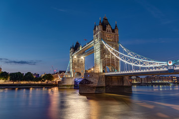 Fototapeta na wymiar The illuminated Tower Bridge in London after sunset