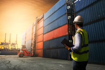 Obraz premium Business logistic concept, import and export concept