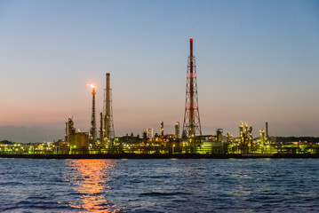 Fototapeta premium 工場夕景