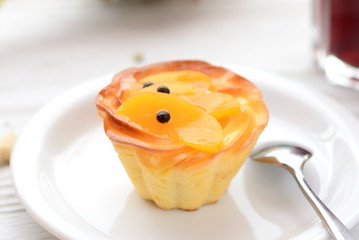 cake basket with fruit