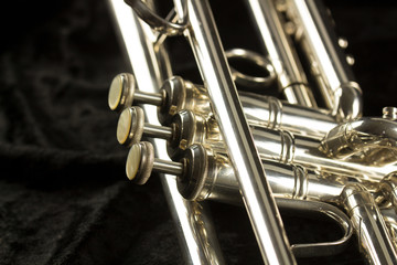 Detaillierte Ansicht der Ventile einer Trompete