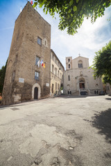 Fototapeta na wymiar Francia, la città di Grasse, il paese e la cattedrale.