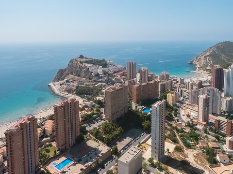 ciudad de Benidorm, costa blanca, Espa&ntilde;a,vista aerea. Playa de poniente y cala de Finestrat