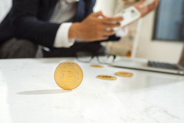 The trader sees how the cryptocurrency holding his head sitting in front of laptop fell