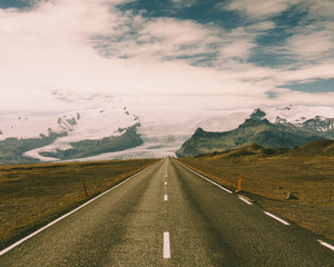 Glacier Road © Tomasz