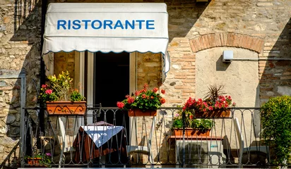 Fototapeten Straßenrestaurant © fottoo