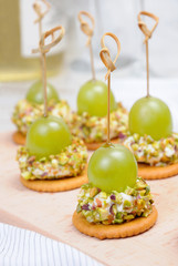 Cottage cheese cushions with grapes