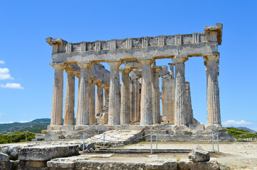 Obraz premium AEGINA, GREECE - JUNE 19: The Temple of Aphaia in Aegina, Greece on June 19, 2017.