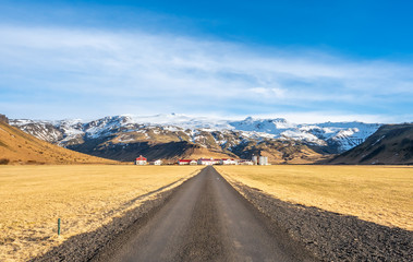 Fototapeta na wymiar Rural road in Iceland