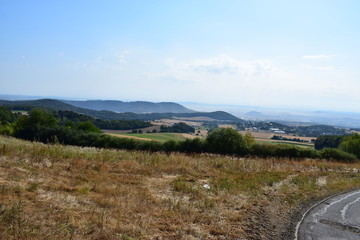 Eifelpanorama im Morgendunst, Bell, Mendig, Laach