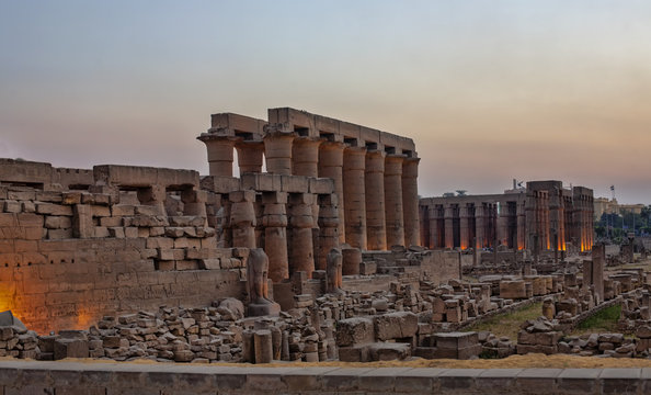Der Luxortempel am Abend