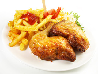Grillhähnchenkeulen mit Pommes Frites