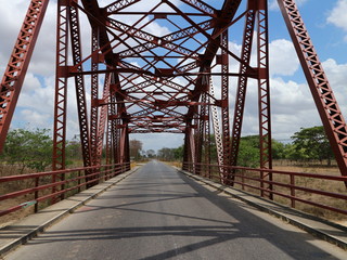 Brücke über einen Fluss - Kuba