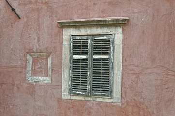 Fototapeta na wymiar Dubrovnic old traditional shuttered window