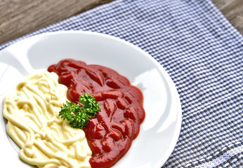half mayonnaise and half ketchup in same dish.