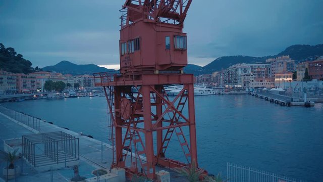 Grue port de Nice