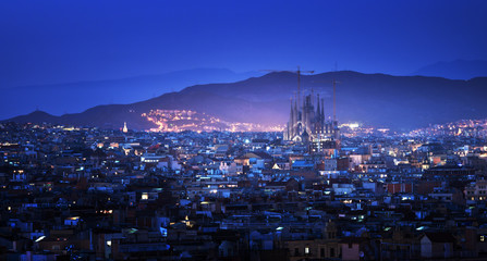 Obraz premium Barcelona w czasie zachodu słońca, Hiszpania