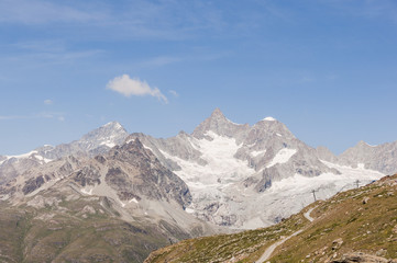Fototapeta na wymiar Zermatt, Zinalrothorn, Wallis, Walliser Berge, Wellenkuppe, Ober Gabelhorn, Gletscher, Wanderweg, Blauherd, Sunnegga, Sommer, Schweiz