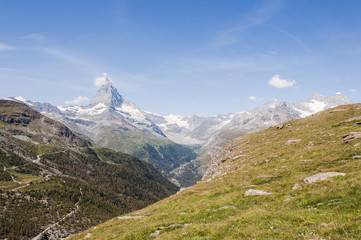 Fototapeta na wymiar Zermatt, Matterhorn, Alpen, Walliser Berge, Blauherd, Wanderweg, Zmuttgletscher, Wellenkuppe, Gletscher, Trockener Steg, Wallis, Sommer, Schweiz