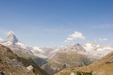 Fototapeta na wymiar Zermatt, Matterhorn, Alpen, Walliser Berge, Zinaltrothorn, Ober Gabelhorn, Wellenkuppe, Triftgletscher, Zmuttgletscher, Gletscherrückgang, Wanderweg, Findeln, Wallis, Sommer, Schweiz