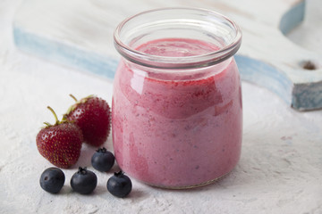 Smoothies with blueberries and strawberries with yogurt