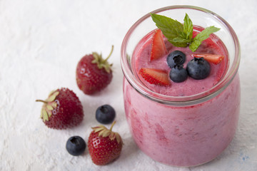 Smoothies with blueberries and strawberries with yogurt