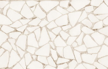 Obraz premium Broken tiles mosaic seamless pattern. White and cream the tile wall high resolution real photo or brick seamless and texture interior background.