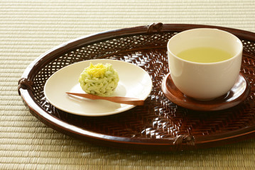 緑茶と和菓子  たたみ

