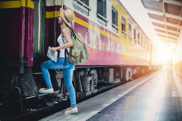 Fototapeta premium Happy travelers young women tourists The concept follow me freely.