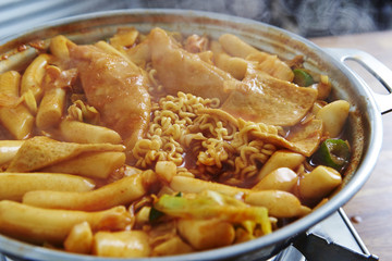Stir-fried Rice Cake with Ramen Noodles